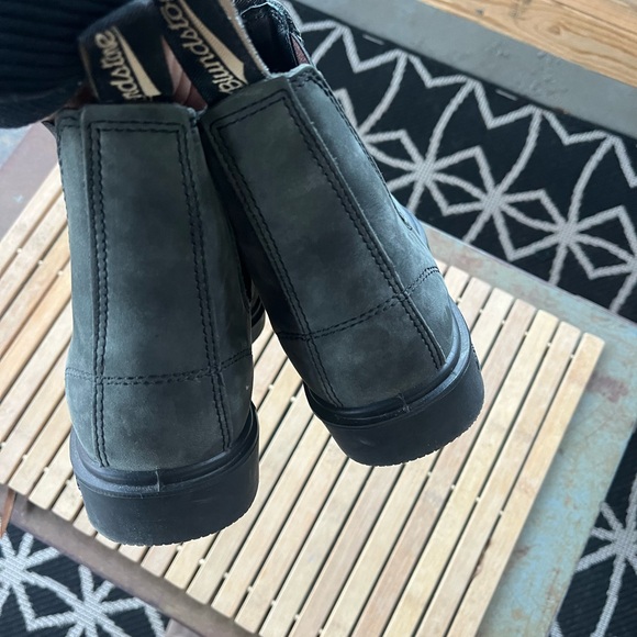 Blundstone Gray Ankle Boots - Picture 10 of 11